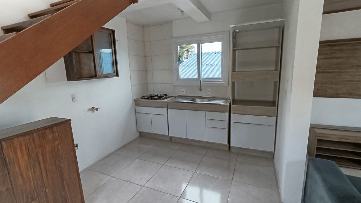 Apto duplex com 1 quarto e garagem