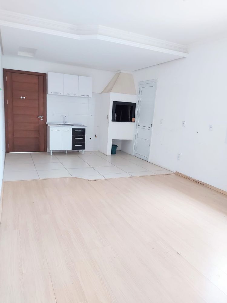 Apartamento 2 dormitórios ao lado de escola em Canela