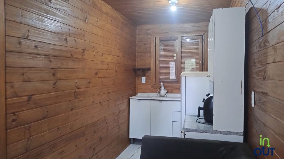 Casa de 1 dormitório semi-mobiliada na Linha Ávila Baixa