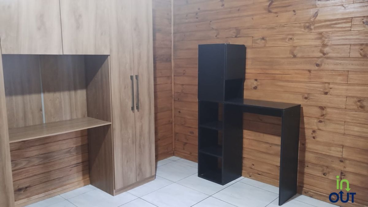 Casa de 1 dormitório semi-mobiliada na Linha Ávila Baixa